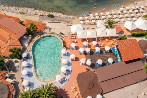 Зовнішній вигляд готелю, Resort Baia del Silenzio in Пісциота