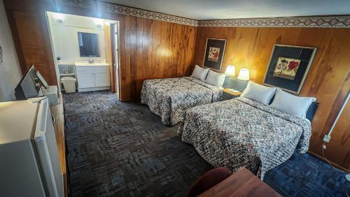 Benton Motel - image 13