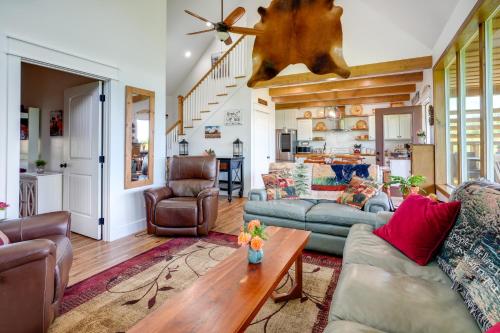 Quiet Chattanooga Home with Deck and Mountain Views! in Chattanooga, USA