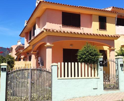 Casa Re Giorgio Holiday Home IUN R8071