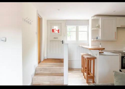 Stans Place Self Catering Cottage in Malmesbury