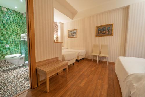 room detail thumbnail 0