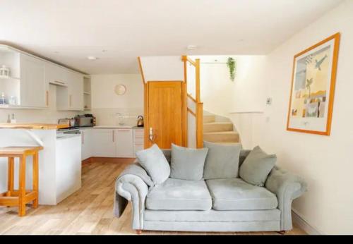 Stans Place Self Catering Cottage in Malmesbury