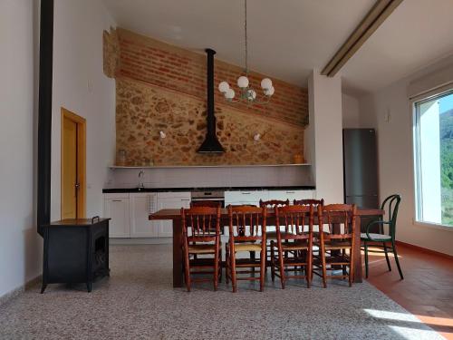 廚房, L'Almàssera - Chimenea y montaña para grupos en Aielo de Rugat (L'Almassera - Chimenea y montana para grupos en Aielo de Rugat) in 魯加特