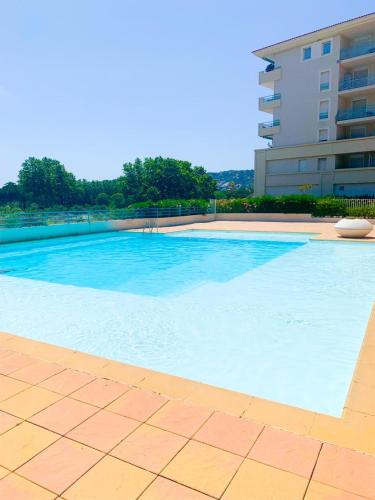 1 bedroom Sea view, swimming pool, beach on foot, parking - Location saisonnière - Antibes