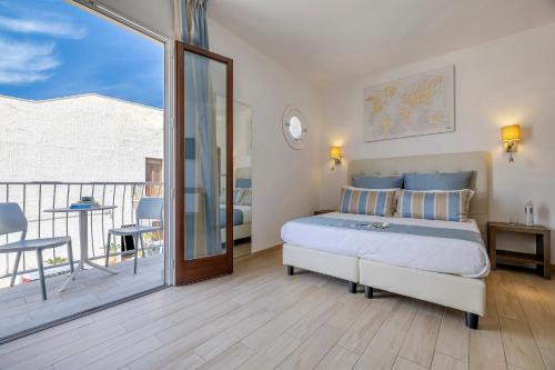 Superior Double or Twin Room with Sea View image 6