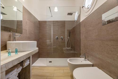 Superior Double or Twin Room with Sea View image 5