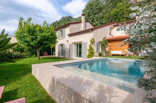 Villa with pool and garden in Ecully - Welkeys - Location, gîte - Écully