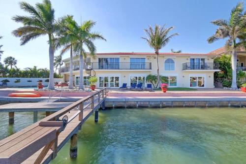 Ultimate Views at Dolphin Watch with Heated Pool! in Gulfport (FL)
