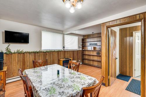 Pet-Friendly Rockford Home Near Skiing and Hiking! in Rockford, USA