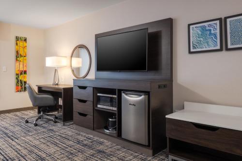 Hampton Inn & Suites Manteca - main image