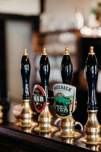 555305170 The Crown Inn