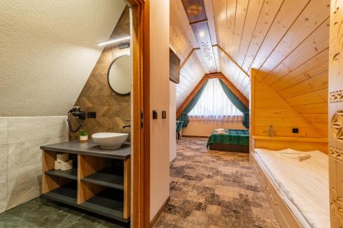 Quad room