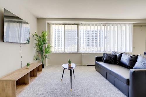 Style and Convenience Apartment at Crystal City in Arlington, USA