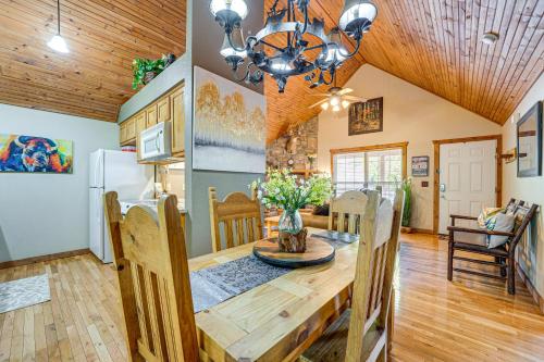 Branson West Family Cabin Near PGA Golf Course!