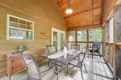 Branson West Family Cabin Near PGA Golf Course!