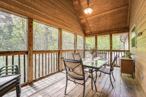 Branson West Family Cabin Near PGA Golf Course!