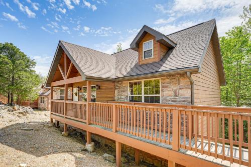 Branson West Family Cabin Near PGA Golf Course!