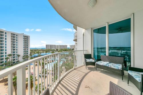 View, Palms of Destin, Gulf and pool views, Great amenities in Destin (FL)