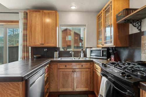 Woodchuck Retreat by Great Western Lodging in Silverthorne, USA