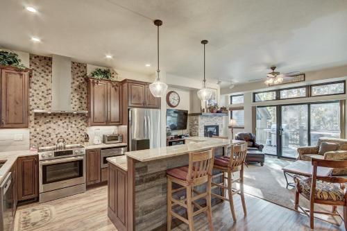 Village Point 202 by Great Western Lodging image