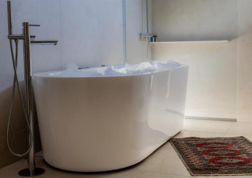 kopalnica, Doa Boutique Hotel in Peje