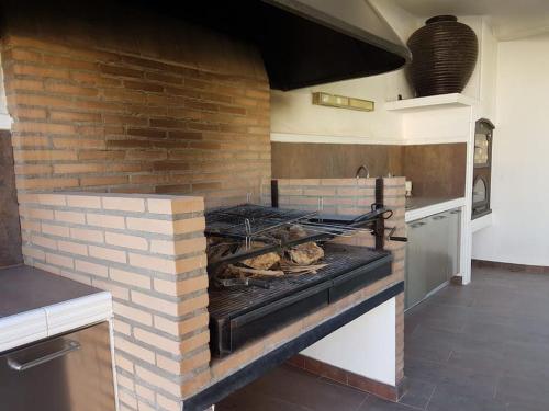 設施, chalet & piscina-jardín-barbacoa (chalet & piscina-jardin-barbacoa) in 阿爾尤瑟