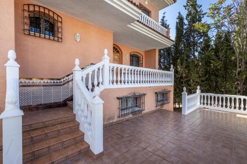 Létesítmények, Villa cacin in Cacín