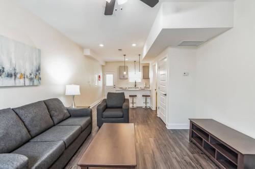 Alto J6 Secluded 2br25 Bth Luxury Unit in Clarksville, USA