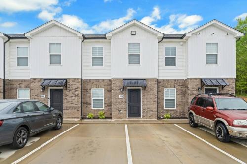 Alto J6 Secluded 2br25 Bth Luxury Unit in Clarksville, USA