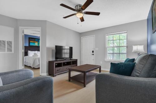 Cb 202 Modern Comfort Meets Fayetteville Charm in Fort Bragg, USA