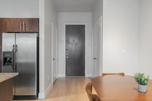 Cs 2428 Modern Suite, Pool, Gym, Parking in Dallas, USA