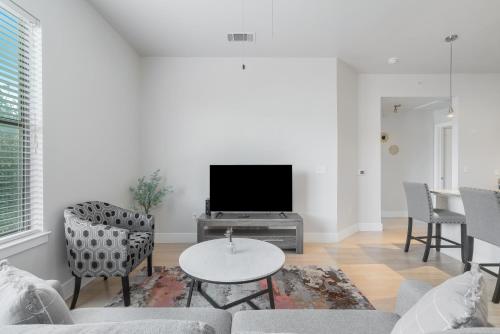 Cs 2428 Modern Suite, Pool, Gym, Parking in Dallas, USA