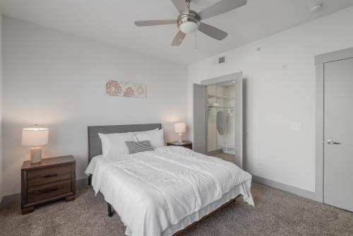 Park West 362 1br Apartment, Pool, Gym I Parking in Dallas, USA