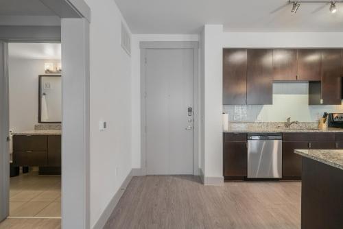 Park West 264 Apartment, Pool, Gym, Parking in Dallas, USA