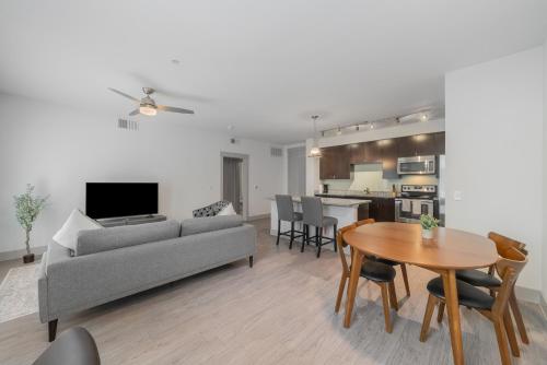 Park West 264 Apartment, Pool, Gym, Parking in Dallas, USA