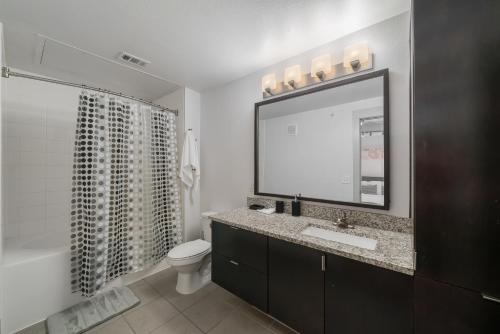 Park West 319 1br Condo , Pool, Gym, Parking in Dallas, USA