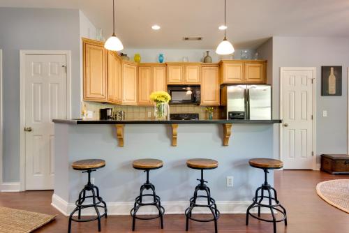 Shared Game Room and Lake Access Hiram Apartment in Hiram, USA