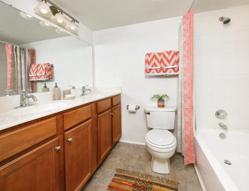Wyndham 121 Bright, Airy 1br Apt , Parking, Pool in Hampton, USA