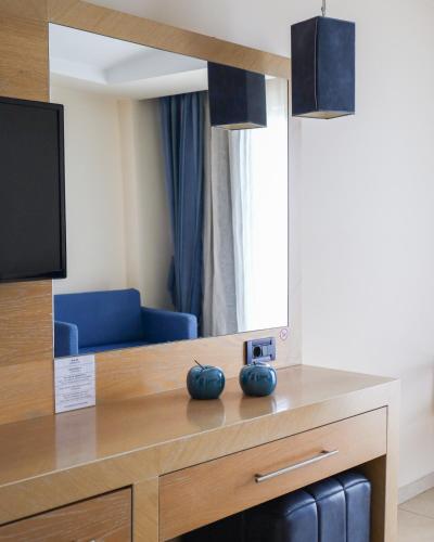 Aegean Blue Beach Hotel - Photo 1