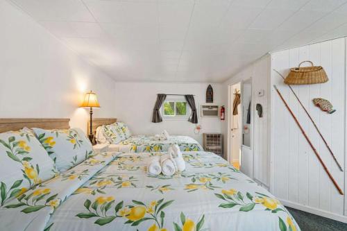 South Arm Retreats Motel in East Jordan, USA