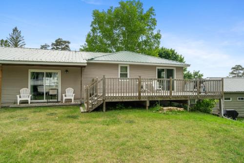 South Arm Retreats Motel in East Jordan, USA