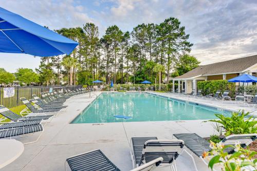 Charming Bluffton Home w/ Yard ~ 3 Mi to Beaches! in Bluffton (SC)