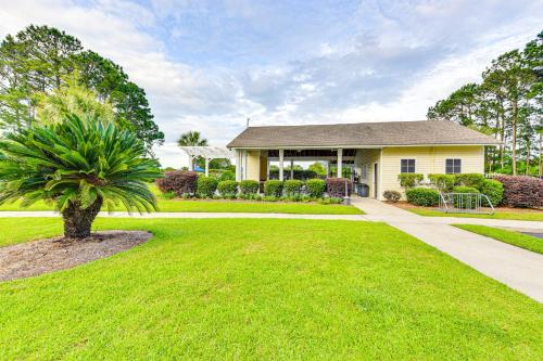 Charming Bluffton Home w/ Yard ~ 3 Mi to Beaches! in Bluffton (SC)