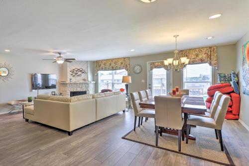 Waterfront Home with Dock on Lake Lyndon B Johnson! in ฮอร์สชู เบย์ (เท็กซัส)