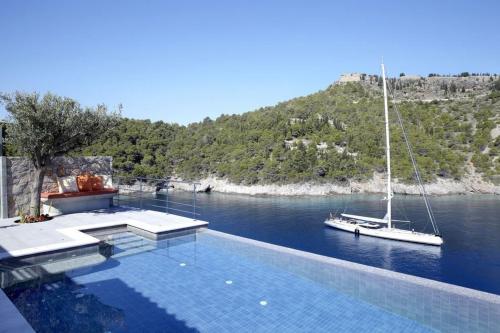 Superb Kefalonia Villa | Villa Allen | 1 Bedroom | Seafornt | Spectacular Sea Views | Private Outdoor Infinity Pool | Assos