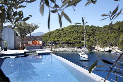 Superb Kefalonia Villa | Villa Allen | 1 Bedroom | Seafornt | Spectacular Sea Views | Private Outdoor Infinity Pool | Assos