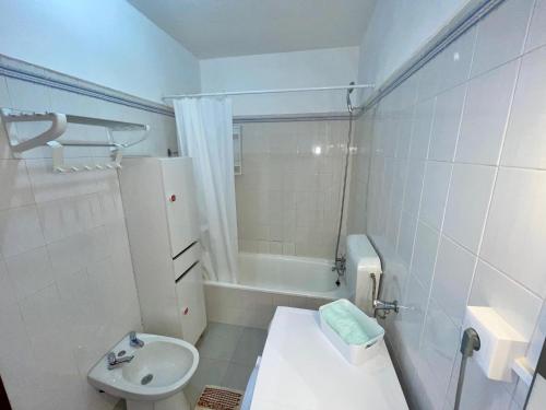 Apartment in opposite of beach Colina Sol 1108