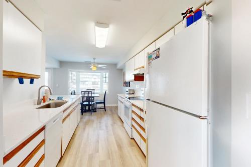 Conch & Crane Conch & Crane