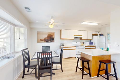 Conch & Crane Conch & Crane